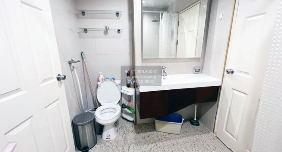 For rent 2 bedrooms condo in Huai Khwang, Bangkok
