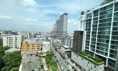 For rent 2 bedrooms condo in Huai Khwang, Bangkok