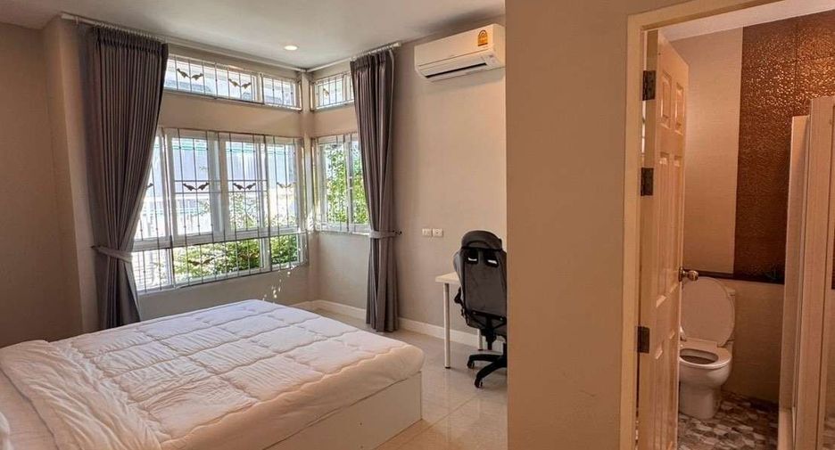 À louer 3 chambres maison à Mueang Phuket, Phuket
