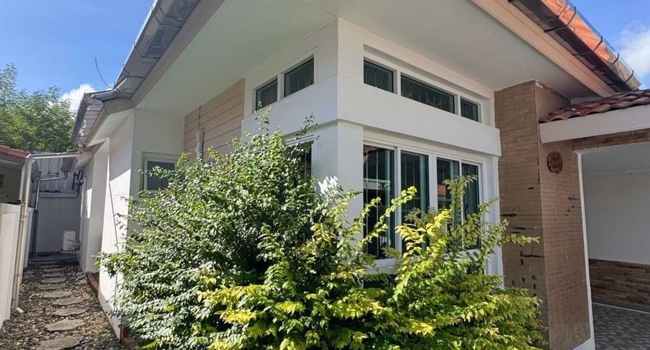 À louer 3 chambres maison à Mueang Phuket, Phuket