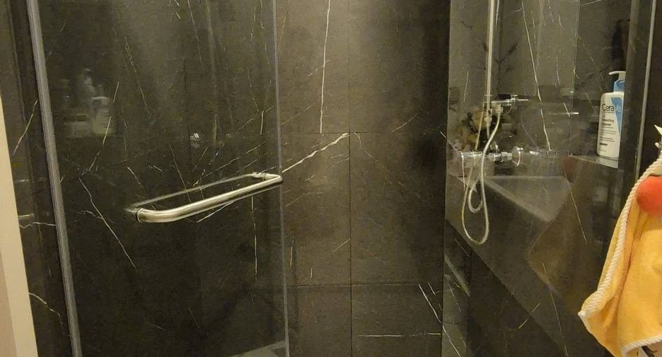 For rent 1 bed condo in Yan Nawa, Bangkok