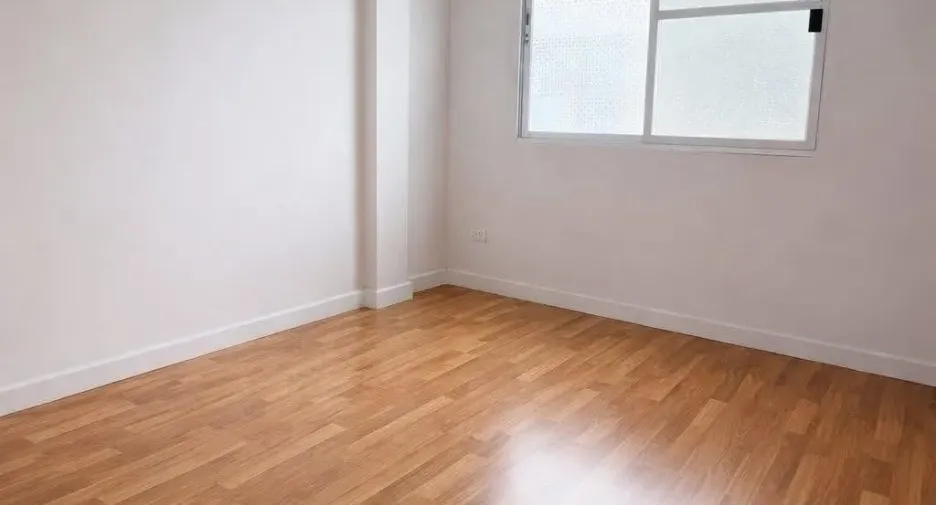 Casa adosada en venta y en alquiler de 3 habitaciones en Saphan Sung, Bangkok