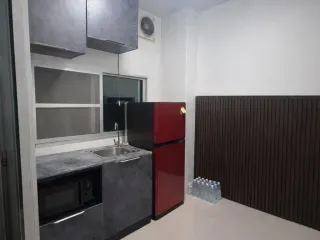Casa adosada en venta y en alquiler de 3 habitaciones en Saphan Sung, Bangkok