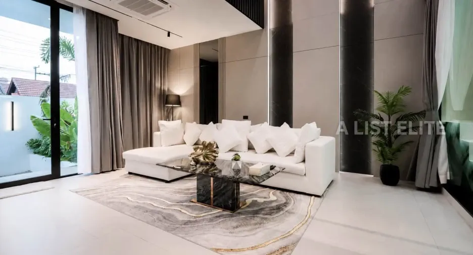 Haus zur Miete mit 5 Zimmer in Bang Lamung, Chonburi