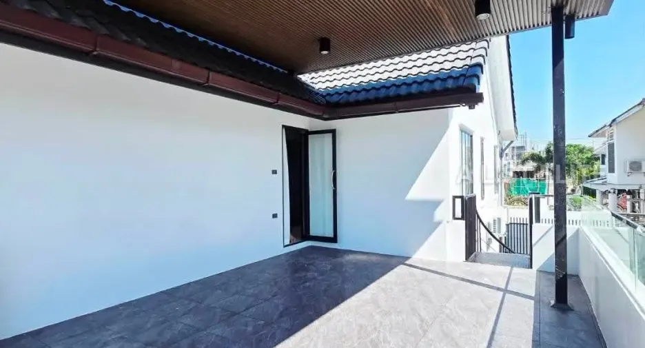 Haus zum Kauf mit 4 Zimmer in Bang Lamung, Chonburi