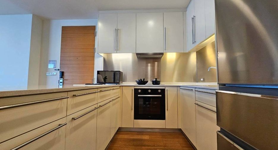 Condo en alquiler de 3 habitaciones en Bang Kho Laem, Bangkok