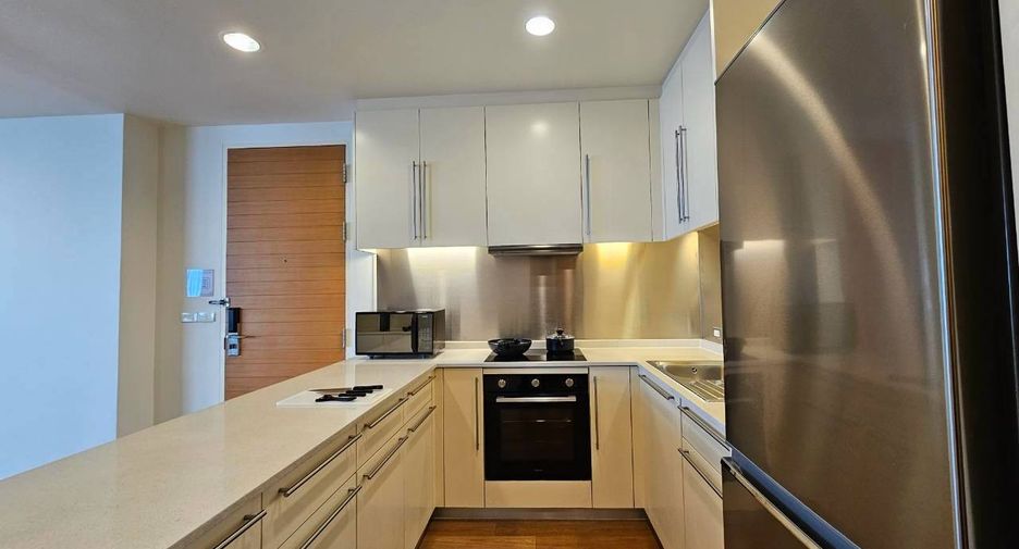 Condo en alquiler de 3 habitaciones en Bang Kho Laem, Bangkok