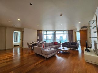 Condo en alquiler de 3 habitaciones en Bang Kho Laem, Bangkok