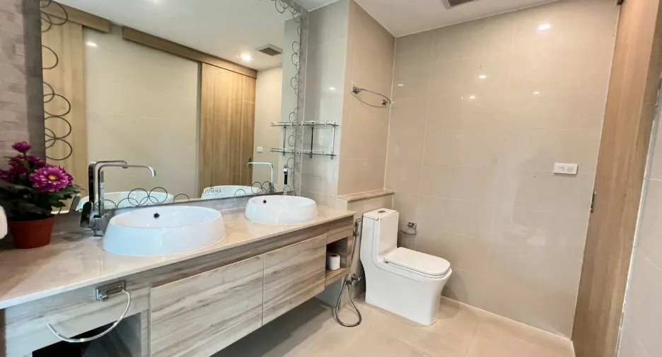 Продажа 2 спальни кондо в Йомтиен, Паттайя
