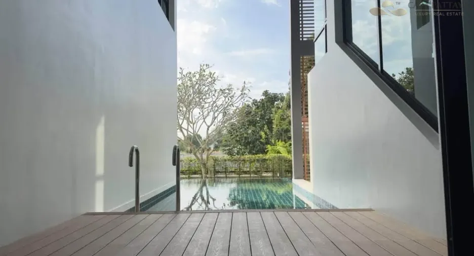 À vendre 4 chambres villa à Na Jomtien, Pattaya
