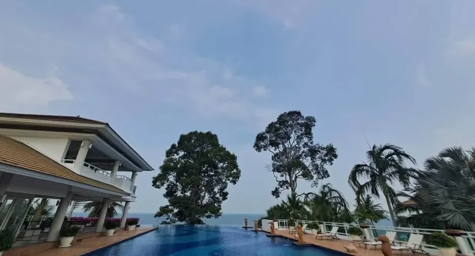À vendre 4 chambres villa à Na Jomtien, Pattaya