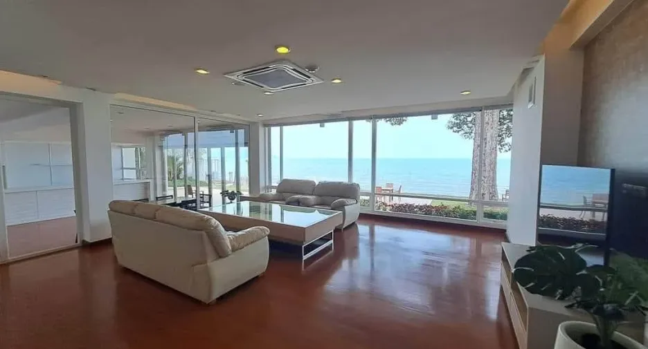 À vendre 4 chambres villa à Na Jomtien, Pattaya