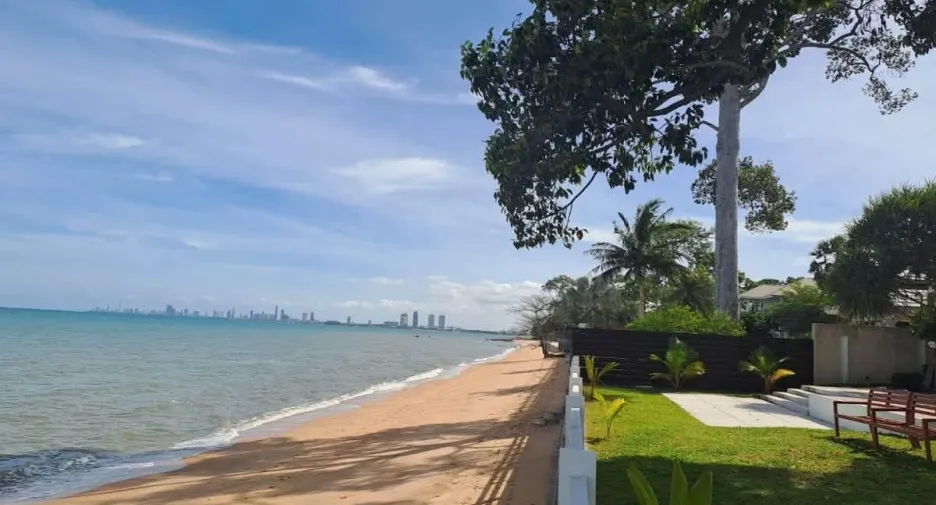À vendre 4 chambres villa à Na Jomtien, Pattaya