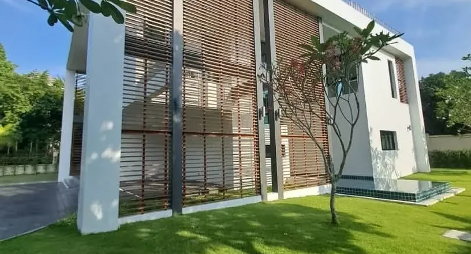 À vendre 4 chambres villa à Na Jomtien, Pattaya