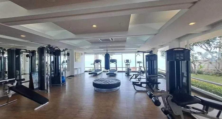 À vendre 4 chambres villa à Na Jomtien, Pattaya
