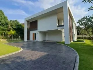 À vendre 4 chambres villa à Na Jomtien, Pattaya