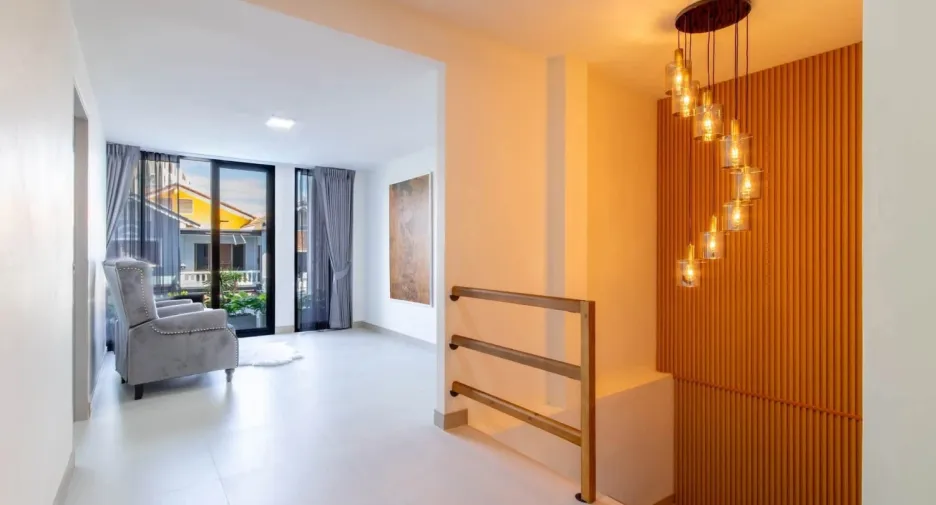 For sale 7 ベッドルーム villa in Bang Lamung, Chonburi