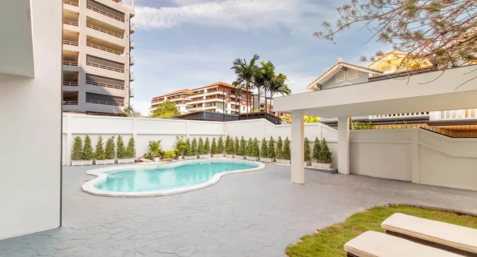 For sale 7 ベッドルーム villa in Bang Lamung, Chonburi