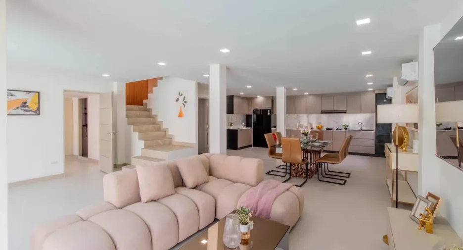 For sale 7 ベッドルーム villa in Bang Lamung, Chonburi