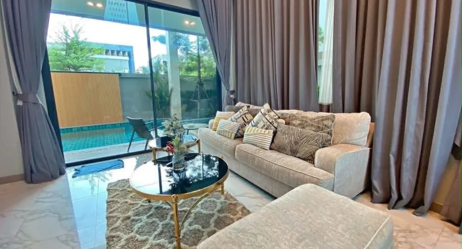 For rent 4 ベッドルーム villa in Huay Yai, Pattaya