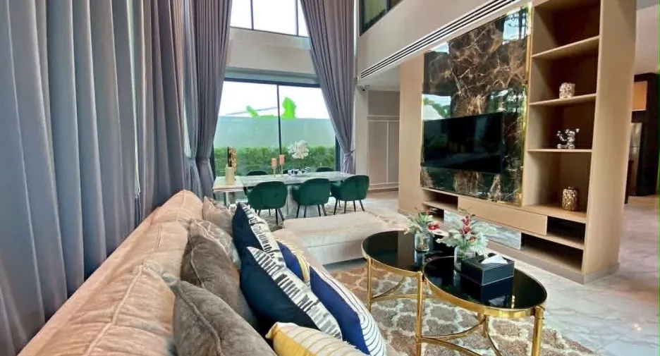 For rent 4 ベッドルーム villa in Huay Yai, Pattaya