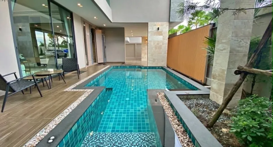 For rent 4 ベッドルーム villa in Huay Yai, Pattaya
