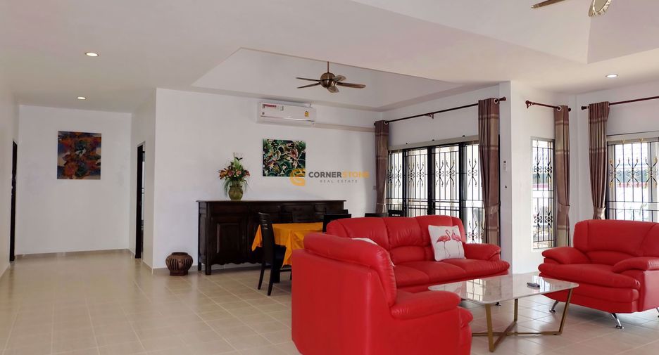 Casa en alquiler de 3 habitaciones en Bang Lamung, Chonburi