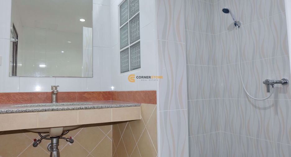 Casa en alquiler de 3 habitaciones en Bang Lamung, Chonburi