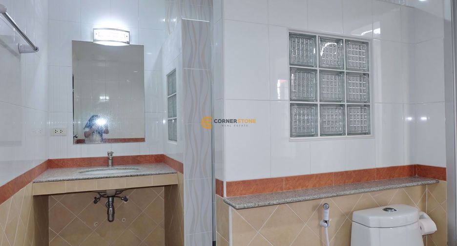 Casa en alquiler de 3 habitaciones en Bang Lamung, Chonburi