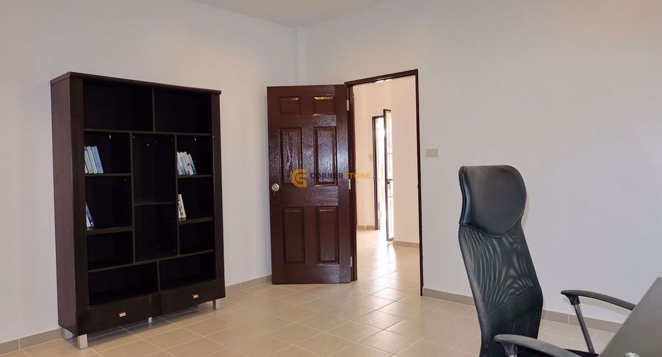 Casa en alquiler de 3 habitaciones en Bang Lamung, Chonburi