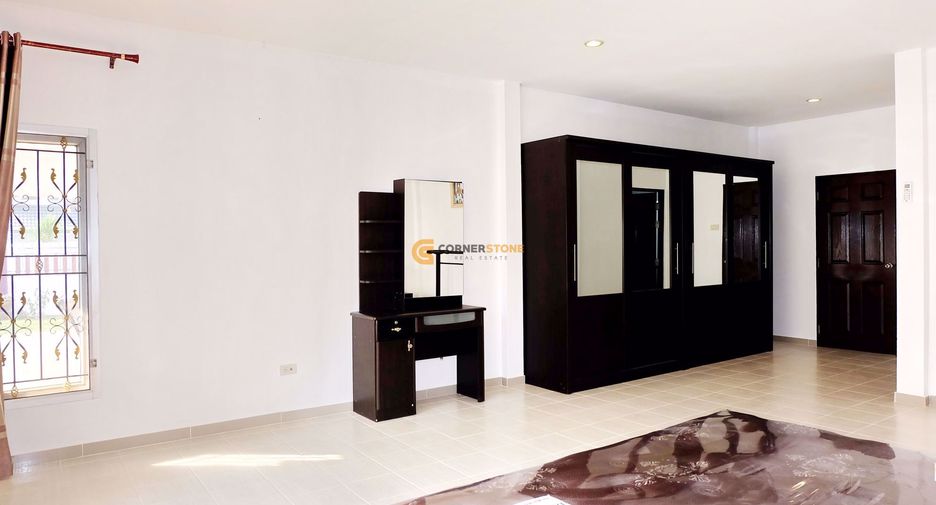 Casa en alquiler de 3 habitaciones en Bang Lamung, Chonburi