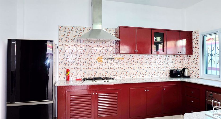 Casa en alquiler de 3 habitaciones en Bang Lamung, Chonburi