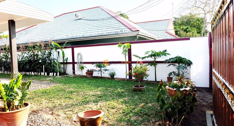Casa en alquiler de 3 habitaciones en Bang Lamung, Chonburi