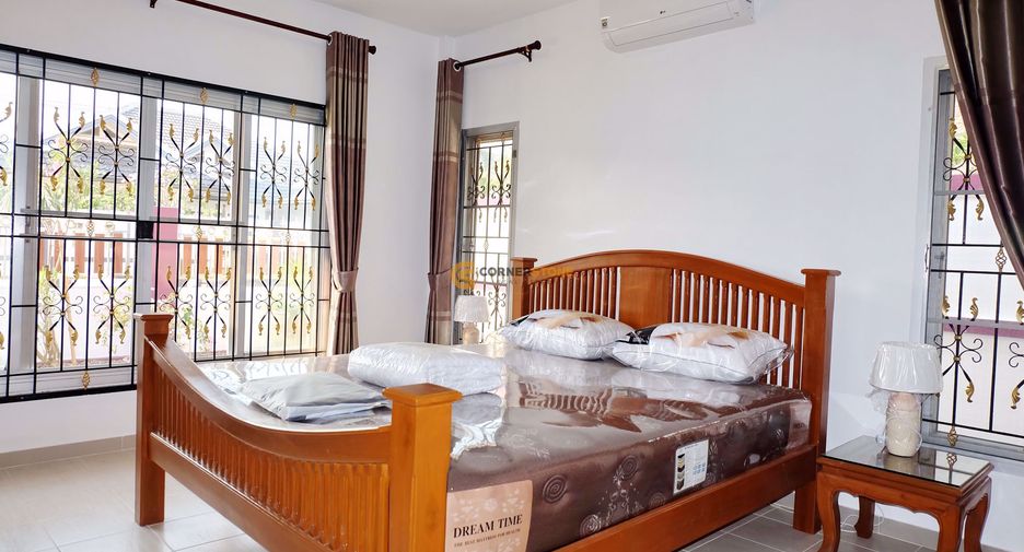 Casa en alquiler de 3 habitaciones en Bang Lamung, Chonburi