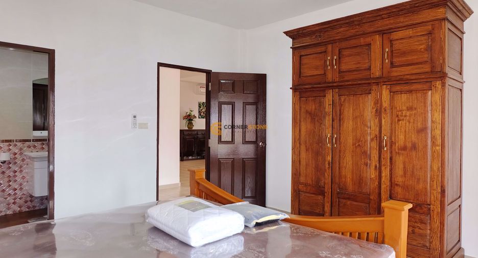 Casa en alquiler de 3 habitaciones en Bang Lamung, Chonburi