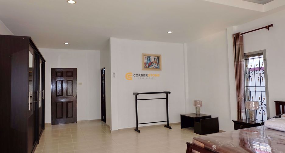 Casa en alquiler de 3 habitaciones en Bang Lamung, Chonburi