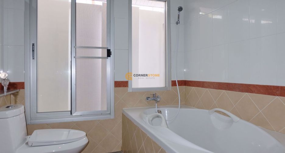 Casa en alquiler de 3 habitaciones en Bang Lamung, Chonburi
