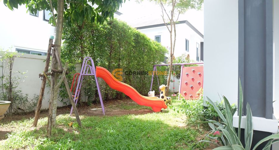 Haus zur Miete mit 3 Zimmer in Bang Lamung, Chonburi