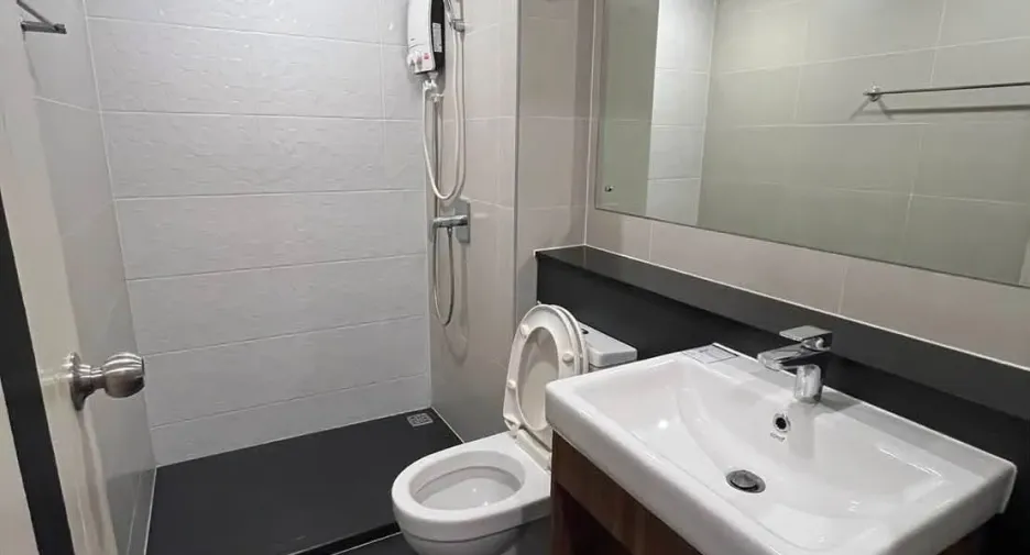 For rent 1 bed condo in Khlong San, Bangkok