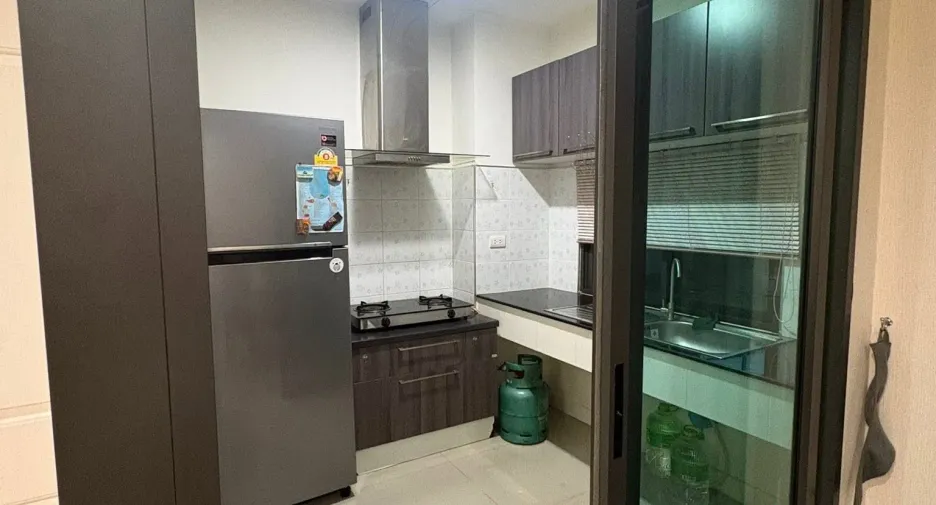 Casa adosada en alquiler de 3 habitaciones en Saphan Sung, Bangkok