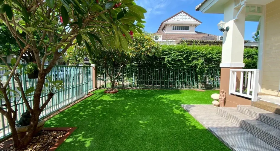 For sale 3 bedrooms house in Mueang Pathum Thani, Pathum Thani