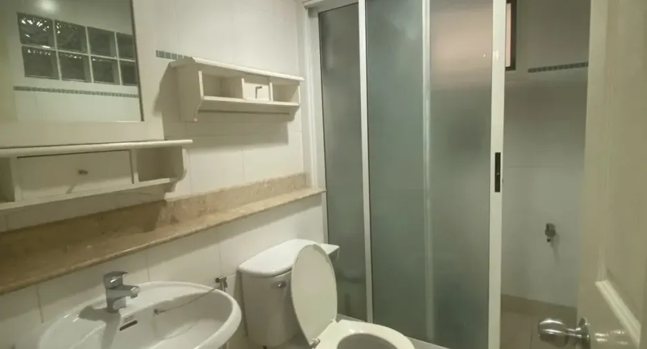 For sale 3 bedrooms house in Mueang Pathum Thani, Pathum Thani