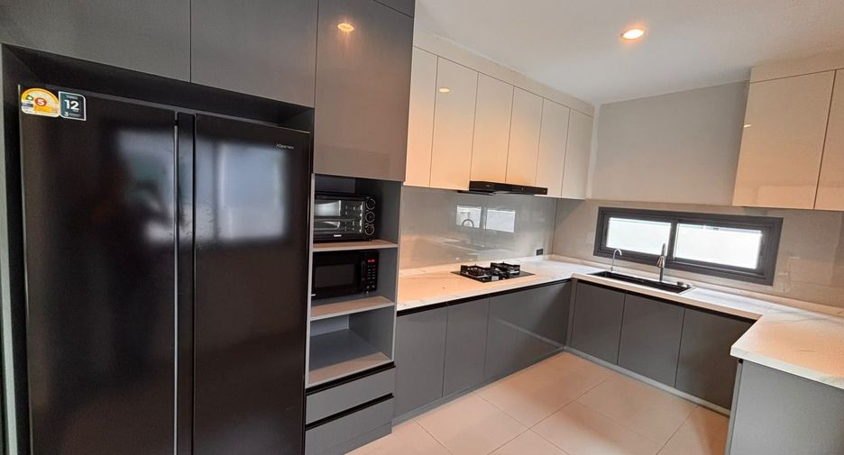 For rent 4 bedrooms house in Bang Lamung, Chonburi