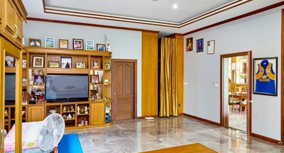 出售 6 卧室 别墅 在 Bang Lamung, Chon Buri