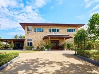 Villa en venta de 6 habitaciones en Bang Lamung, Chonburi