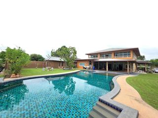 Villa en venta de 6 habitaciones en Bang Lamung, Chonburi