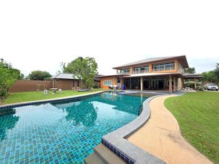 Villa en venta de 6 habitaciones en Bang Lamung, Chonburi