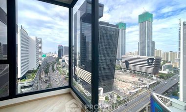 For rent 2 bedrooms condo in Huai Khwang, Bangkok
