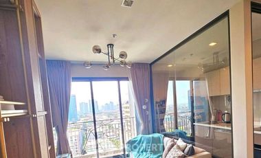 Condo en alquiler de 2 habitaciones en Thon Buri, Bangkok