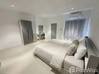 出租 3 卧室 联排别墅 在 Phra Khanong, 曼谷